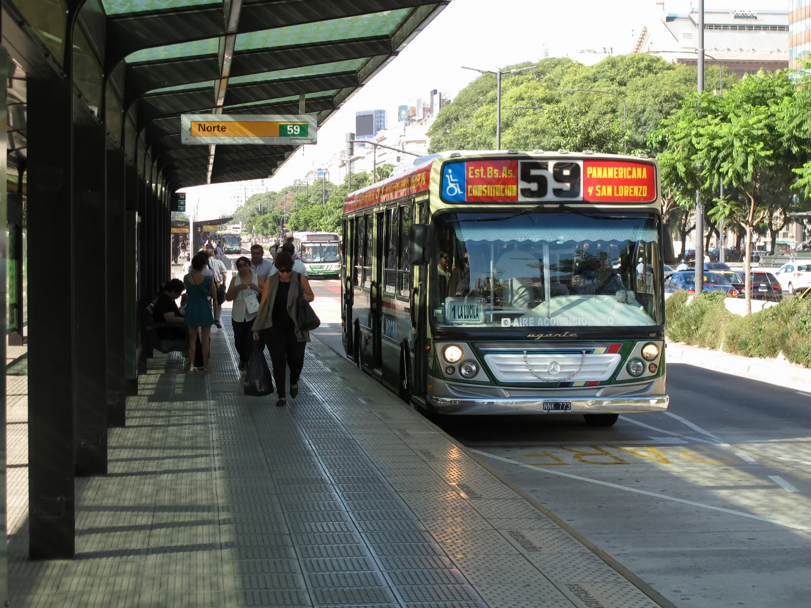Buenos Aires - Ugarte Mercedes-Benz OH 1718L bus #16 on line No. 59 (Av 9 de Julio)