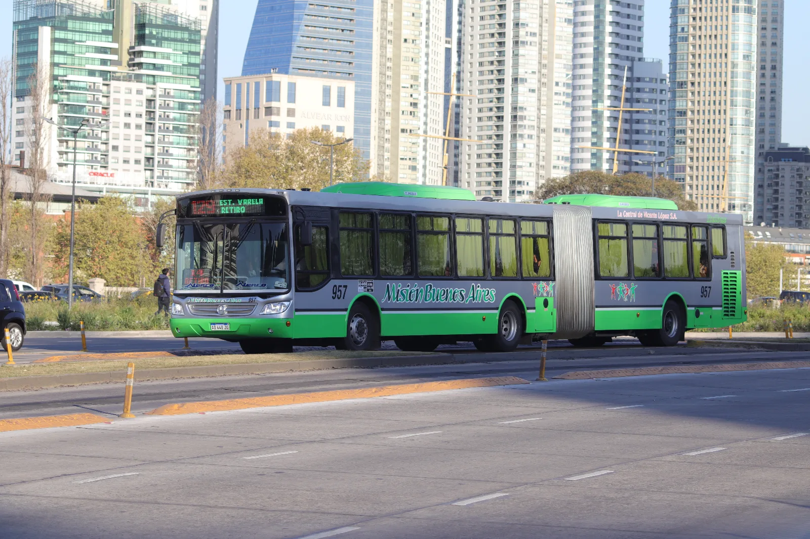 Buenos Aires - Mercedes-Benz O500UA/Italbus Novara bus #957 on line No. 129