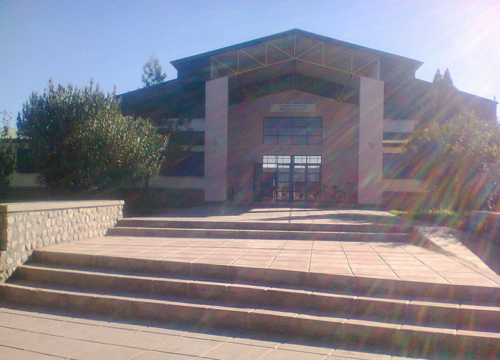 Escuela Agrotécnica de la localidad de Villa Castelli, Provincia de La Rioja. Ofrece el perfil de Técnicos en Producción agropecuaria, con una duración de seis años