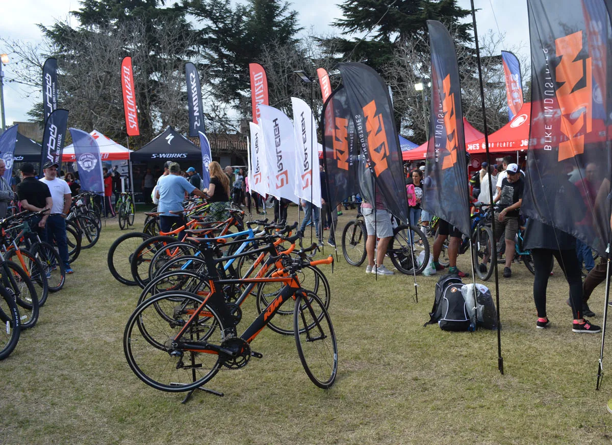 Bicycles and stands in Rio Pinto Challenge in the city of La Cumbre. May 2019.